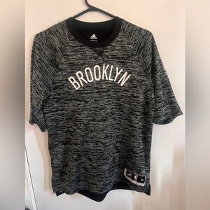 Brooklyn Nets athletic T size XL